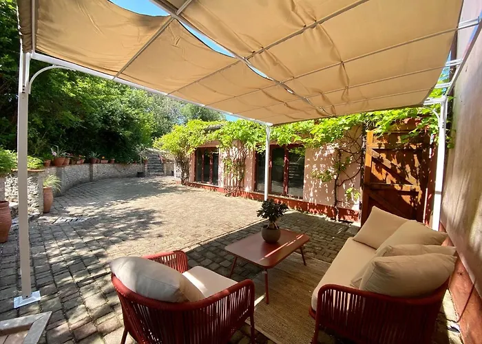 Casal Camillo Case Selva Grande